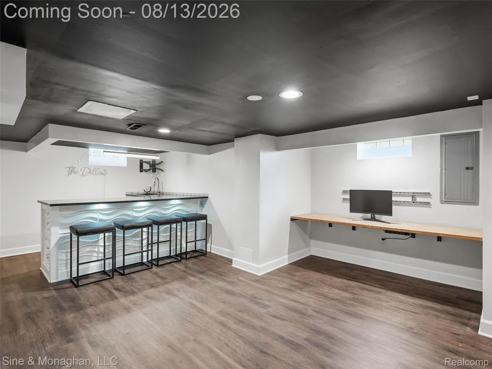 1327 Alicia Court Royal Oak City, MI 48073