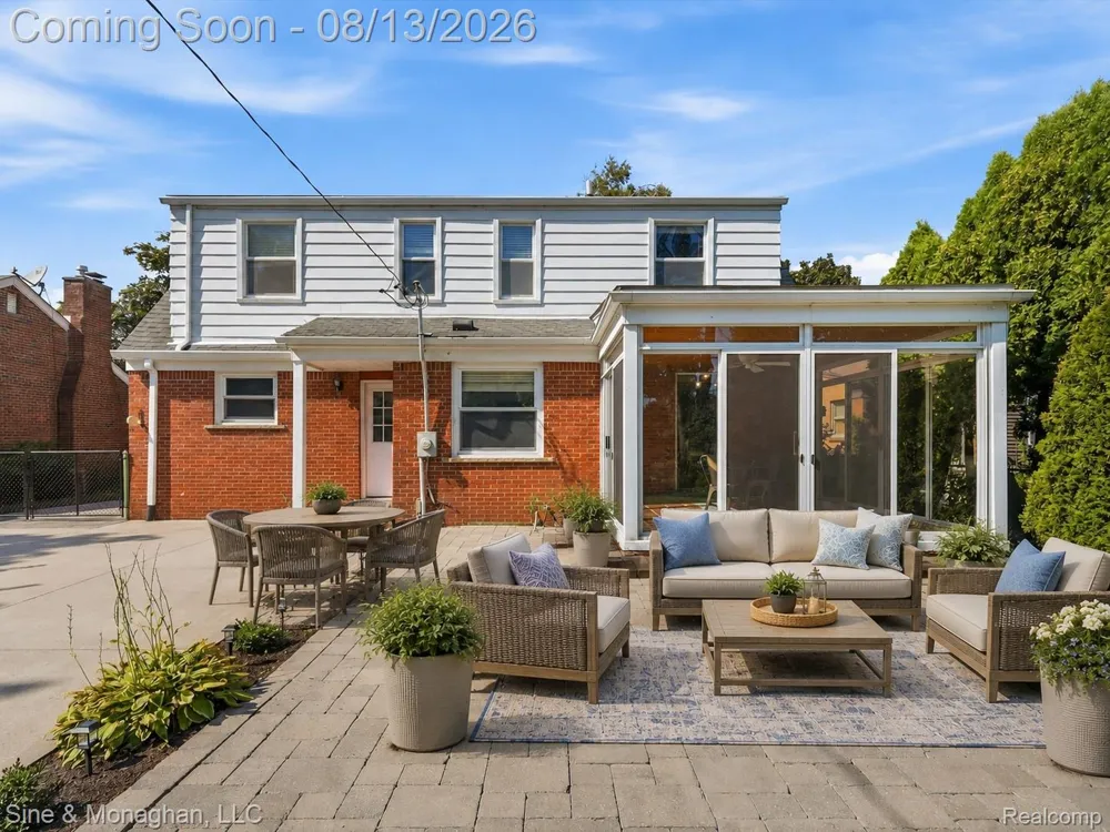 1327 Alicia Court Royal Oak City, MI 48073