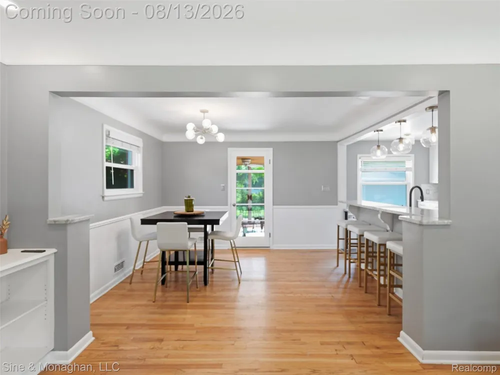 1327 Alicia Court Royal Oak City, MI 48073