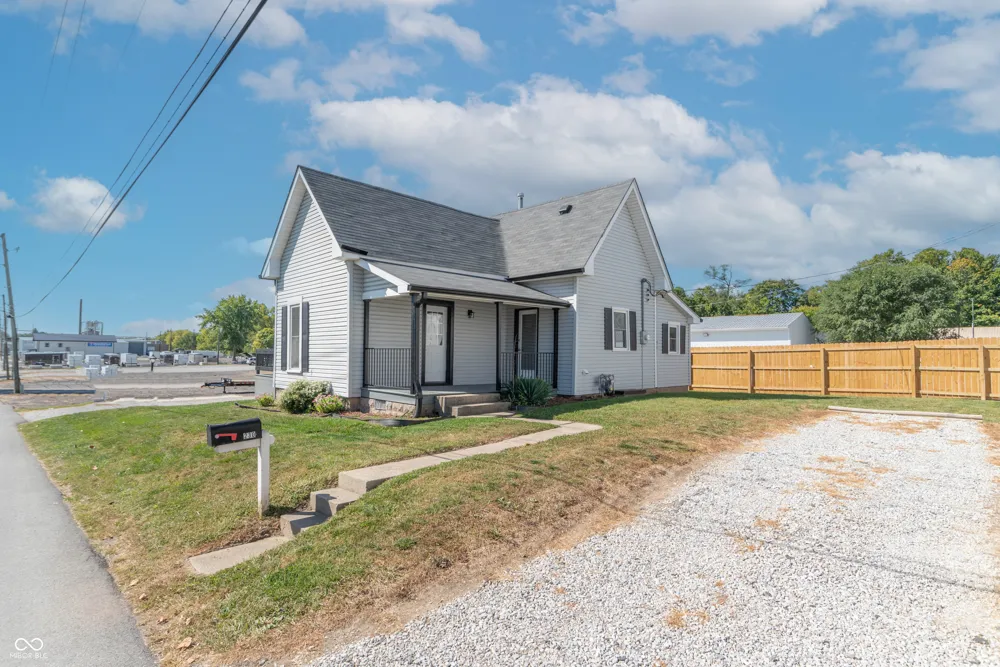 230 S Madison Street Mooresville, IN 46158