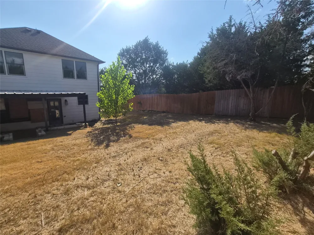 5817 Stonegate Circle Granbury, TX 76048