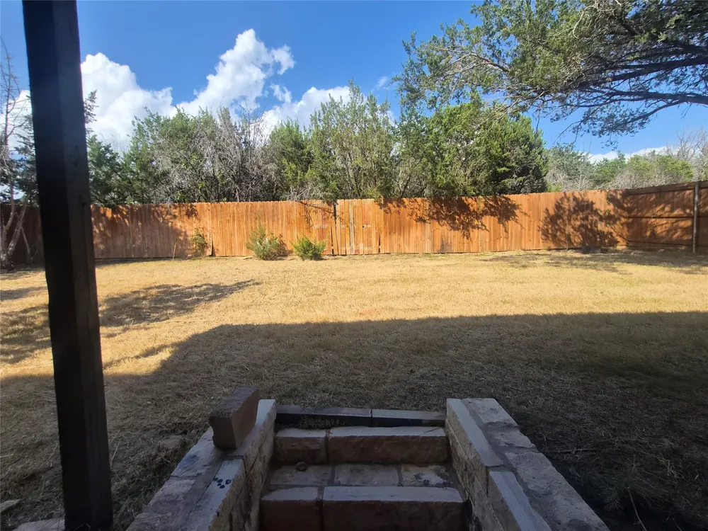 5817 Stonegate Circle Granbury, TX 76048