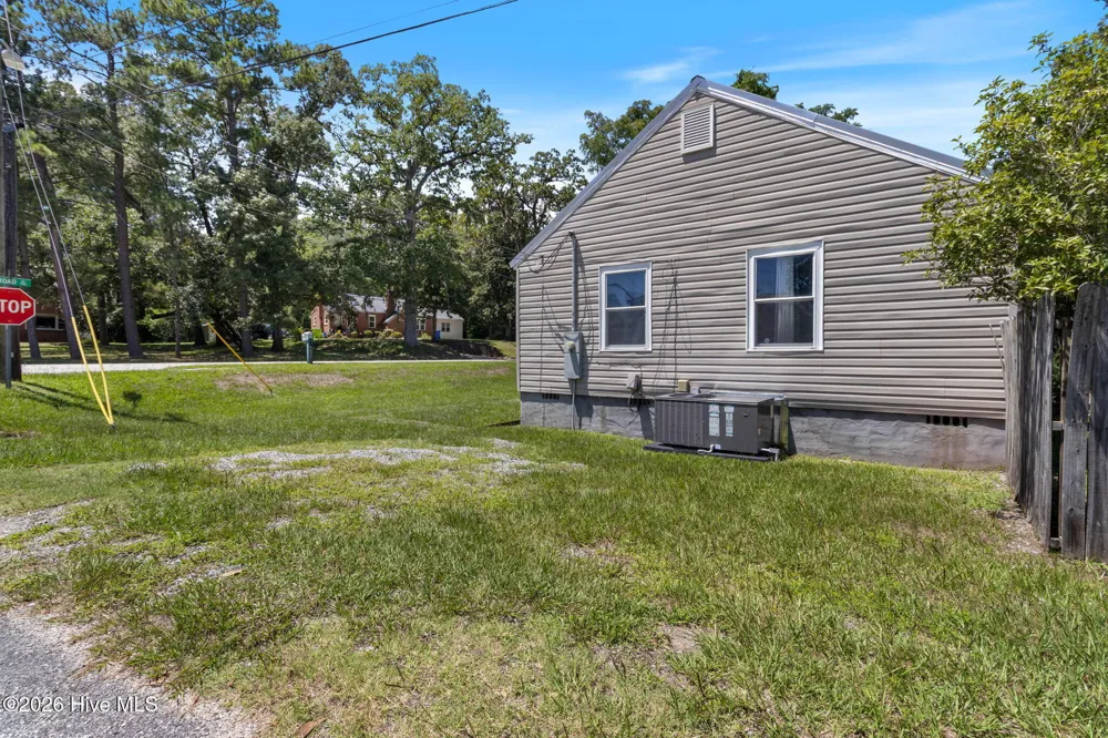 707 E Broad Street Elizabethtown, NC 28337