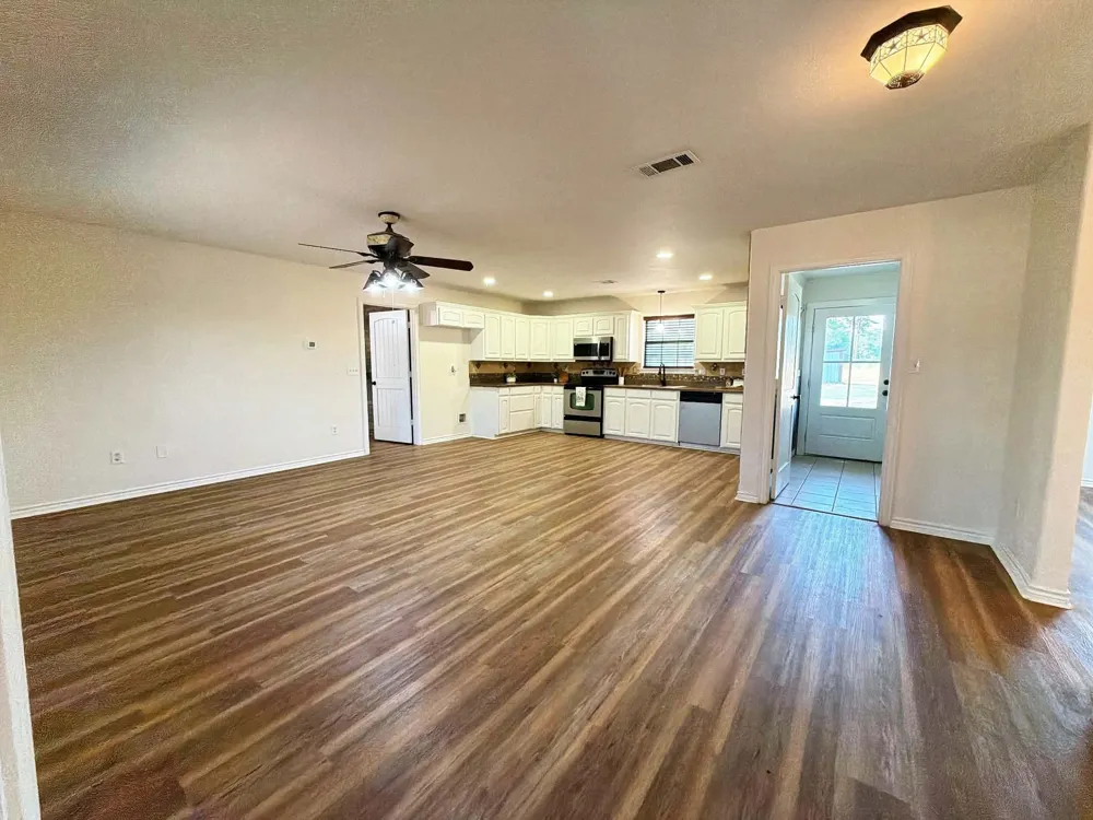 697 County Road 166 Whitesboro, TX 76273