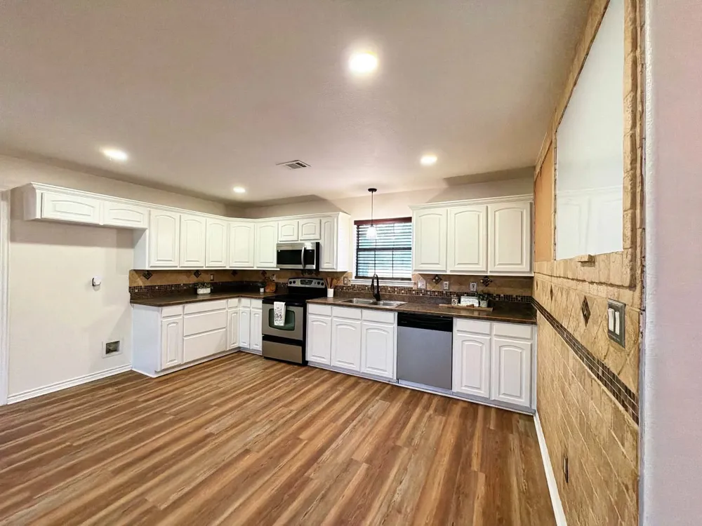 697 County Road 166 Whitesboro, TX 76273