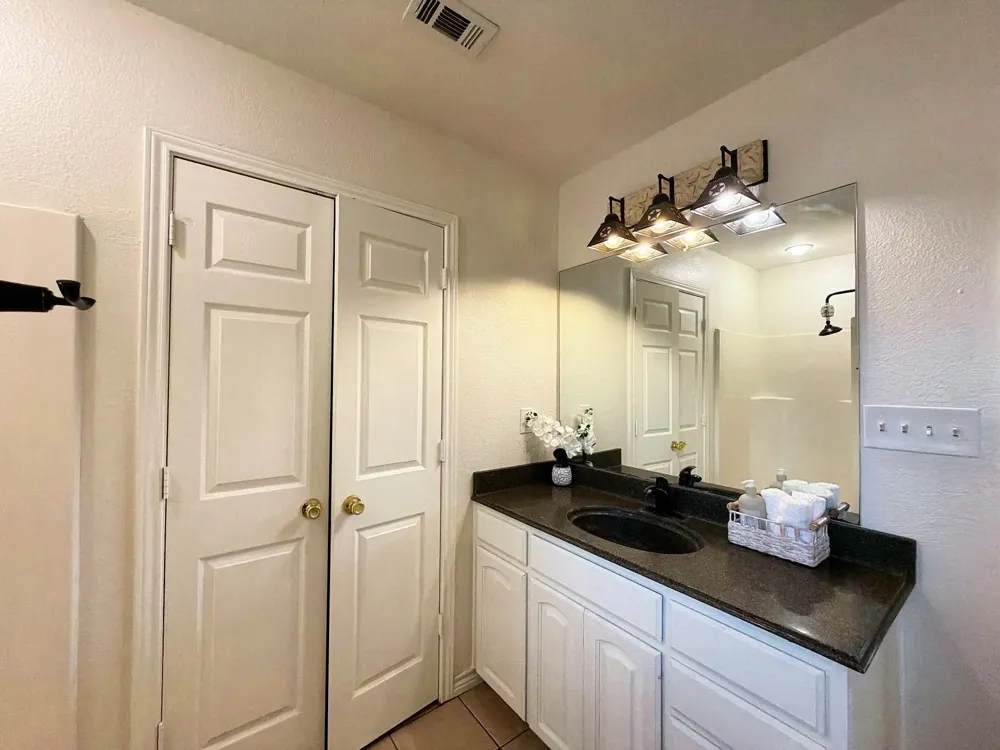 697 County Road 166 Whitesboro, TX 76273