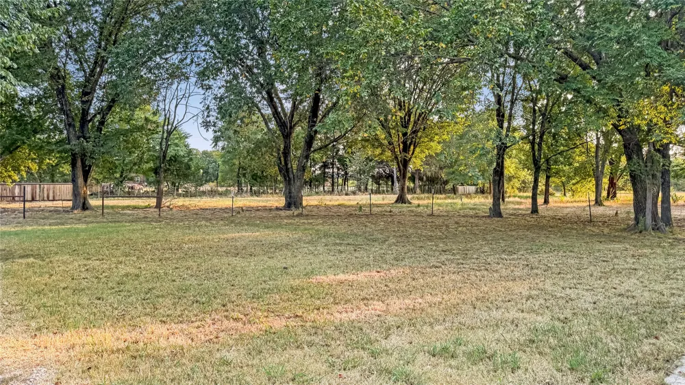 697 County Road 166 Whitesboro, TX 76273