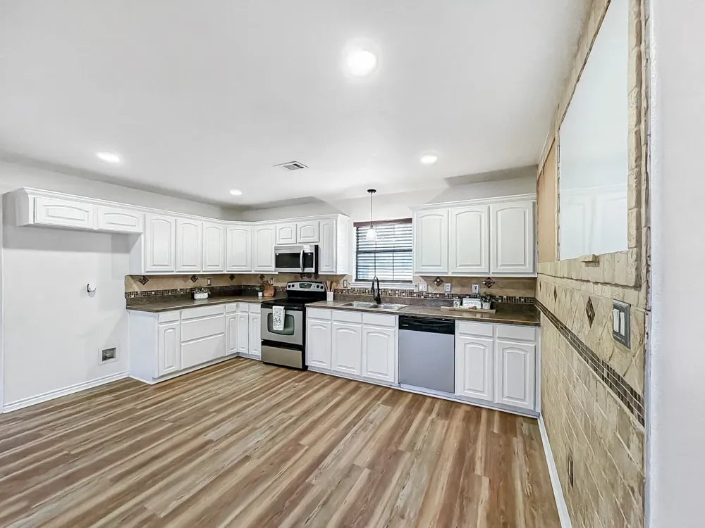 697 County Road 166 Whitesboro, TX 76273