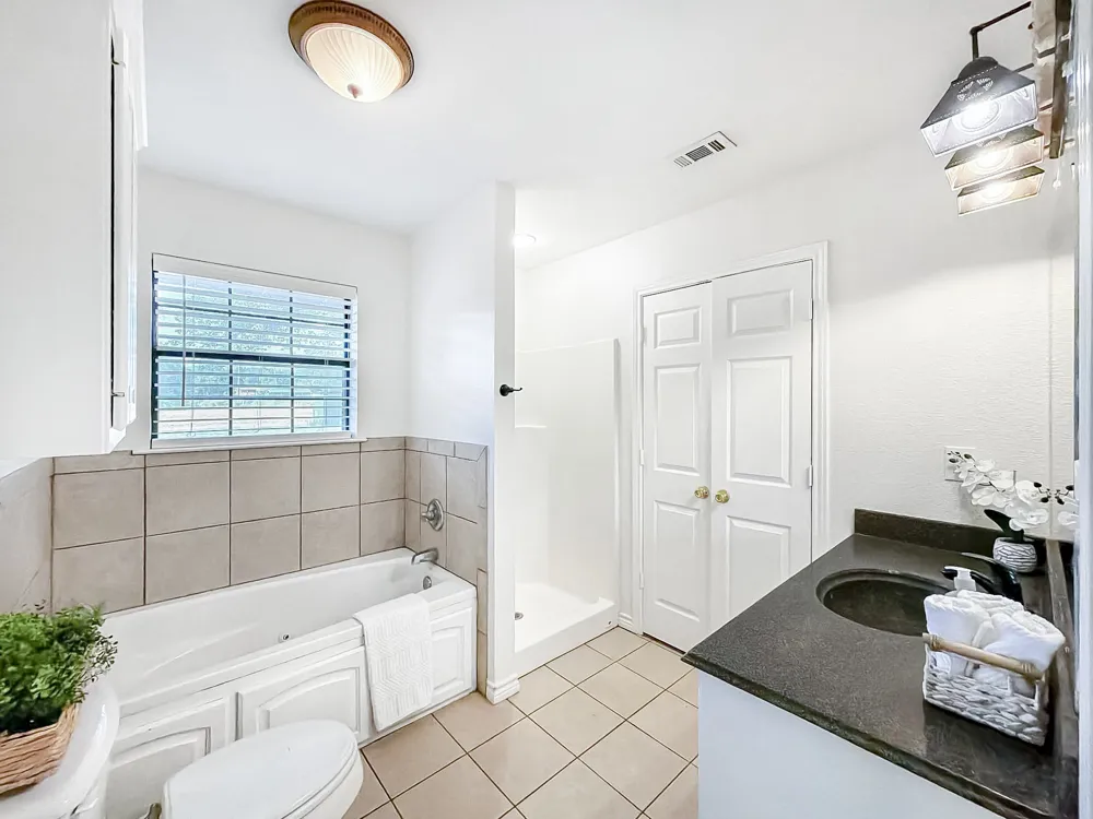 697 County Road 166 Whitesboro, TX 76273