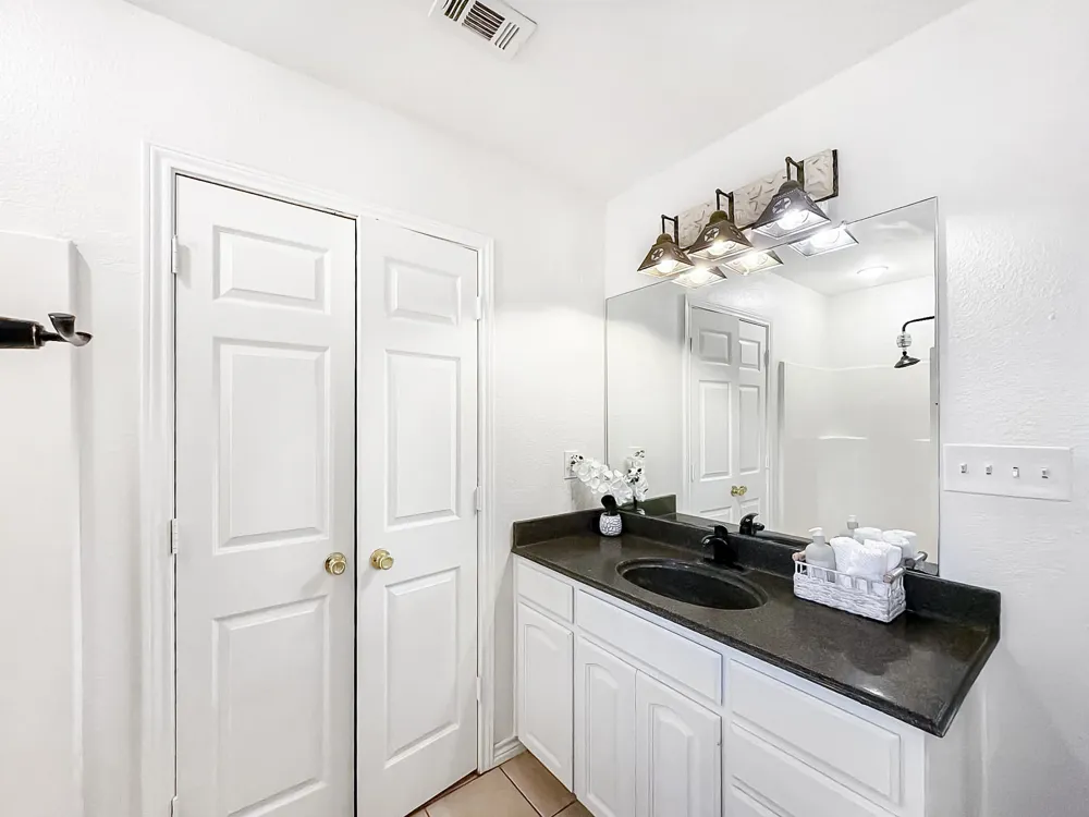 697 County Road 166 Whitesboro, TX 76273