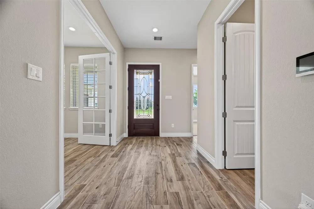 803 Lily Lane Rosharon, TX 77583