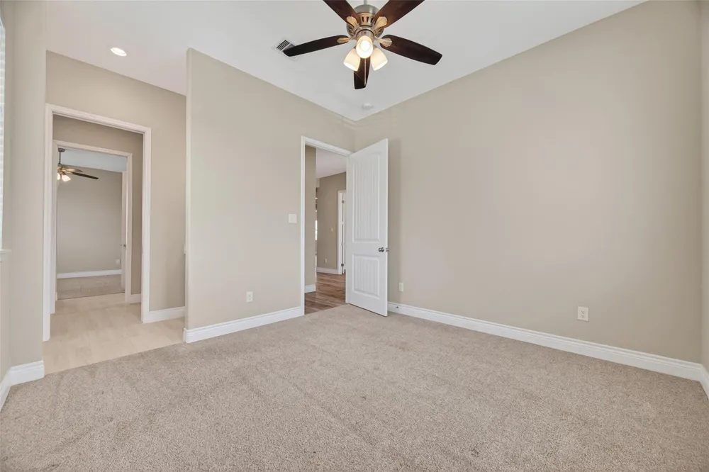 803 Lily Lane Rosharon, TX 77583