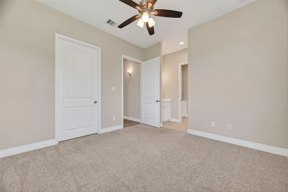 803 Lily Lane Rosharon, TX 77583