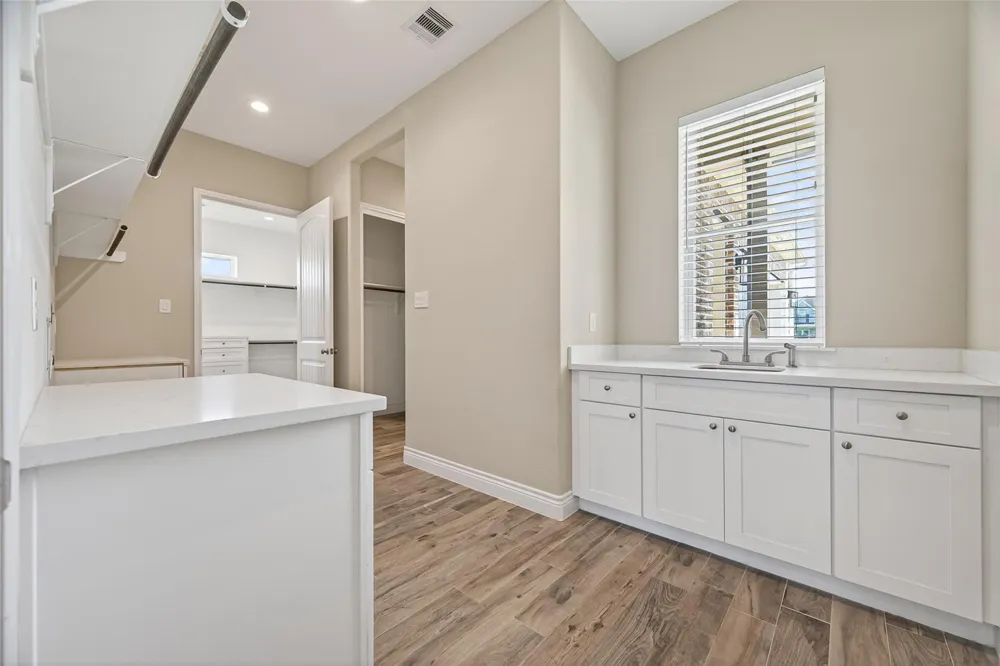 803 Lily Lane Rosharon, TX 77583