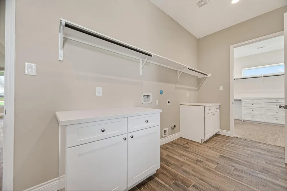 803 Lily Lane Rosharon, TX 77583