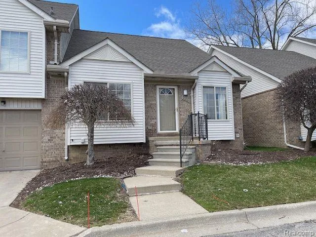 30885 LEE FRANK LANE Madison Heights City, MI 48071