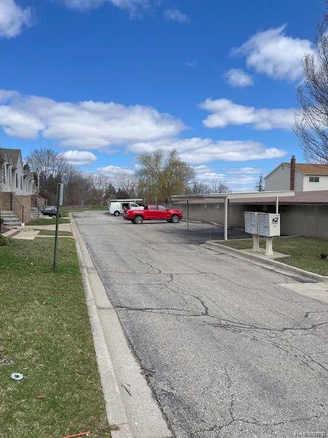 30885 LEE FRANK LANE Madison Heights City, MI 48071