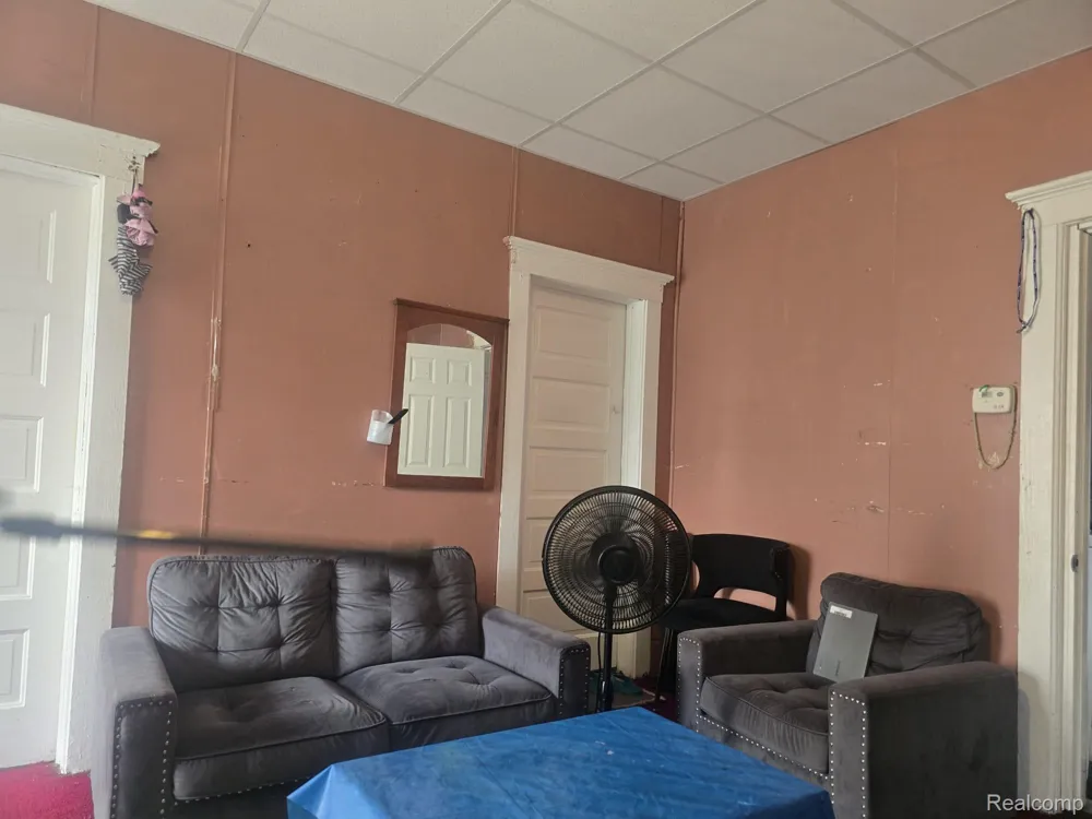 2960 Jacob Street Hamtramck City, MI 48212