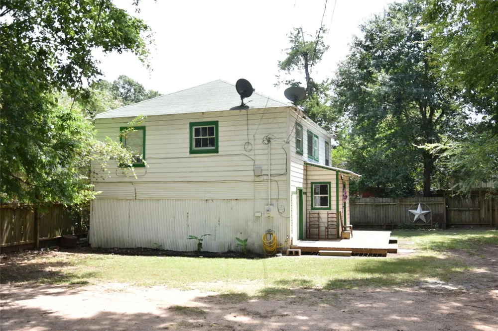 711 Lamar Ave Crockett, TX 75835