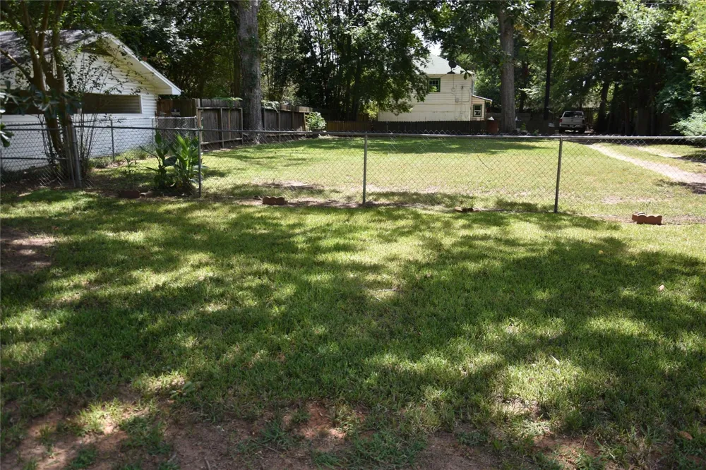 711 Lamar Ave Crockett, TX 75835