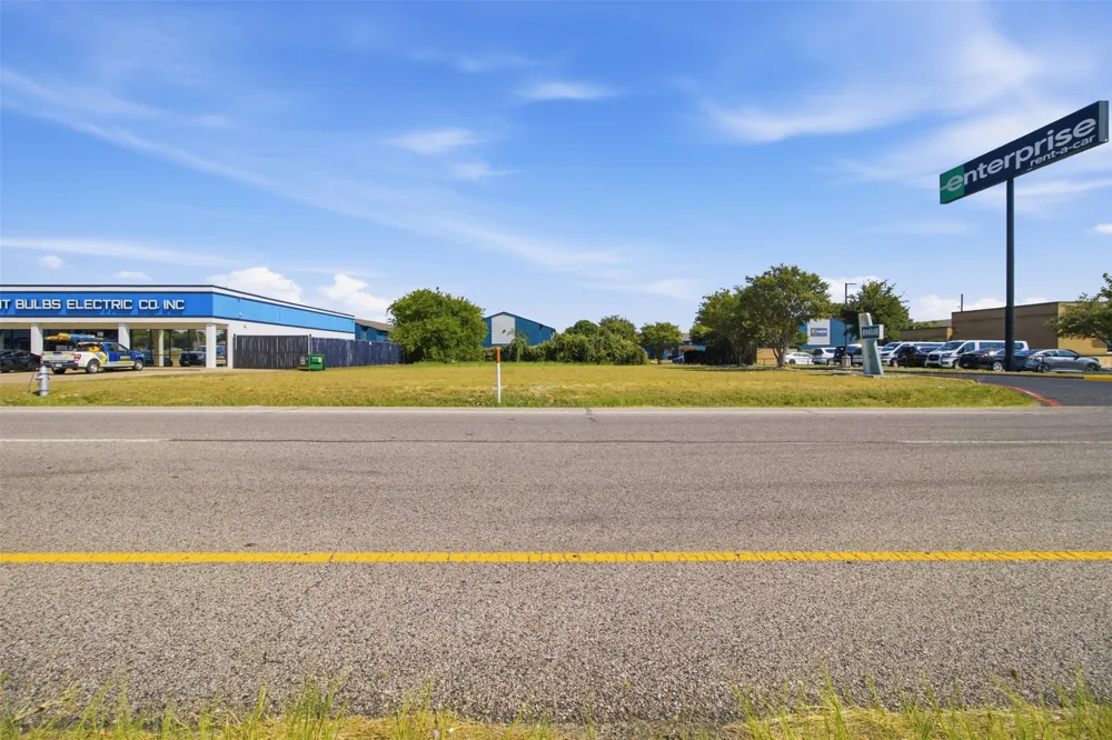 150 S J Elmer Weaver Freeway Cedar Hill, TX 75104