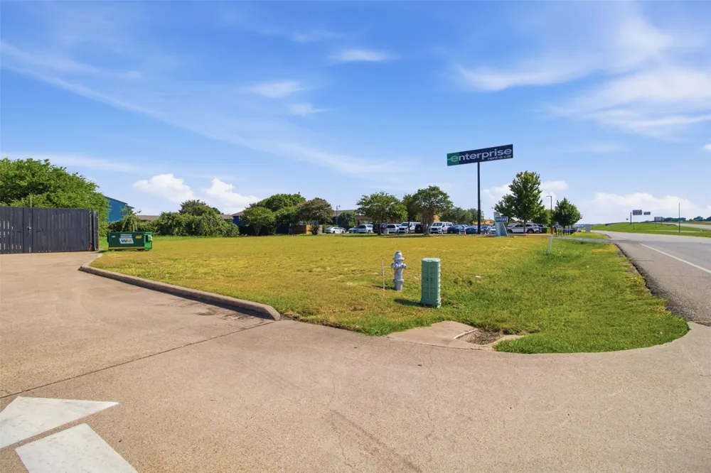 150 S J Elmer Weaver Freeway Cedar Hill, TX 75104