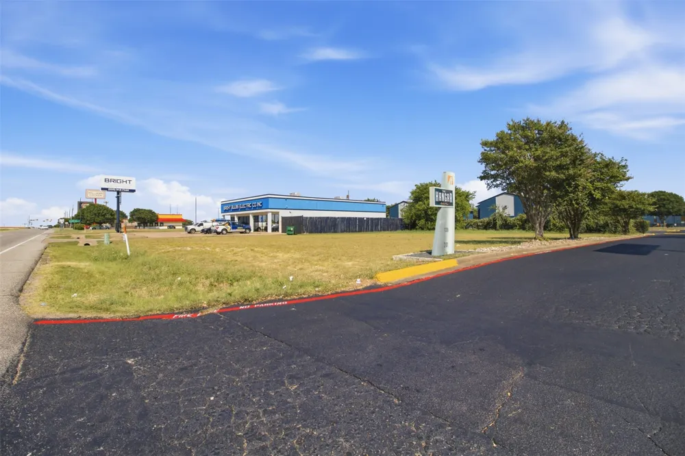 150 S J Elmer Weaver Freeway Cedar Hill, TX 75104