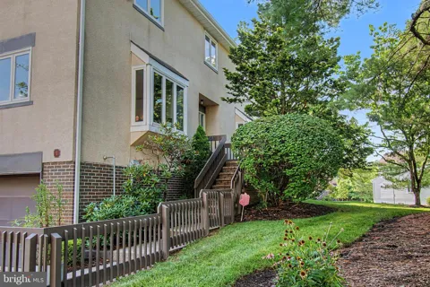 1 EXETER COURT