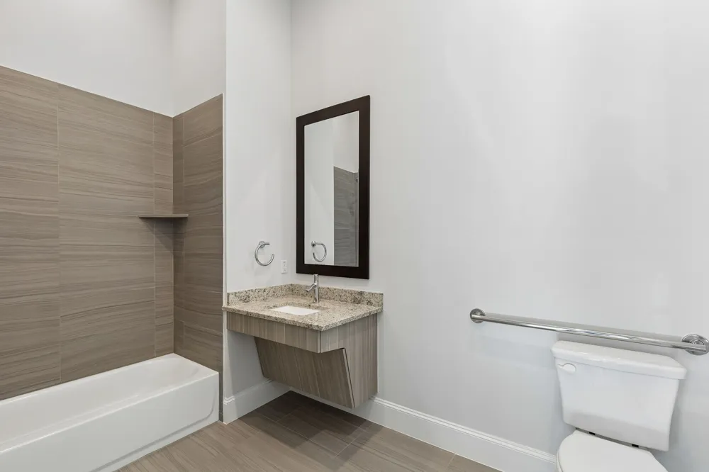 14995 Oak Street Addison, TX 75001