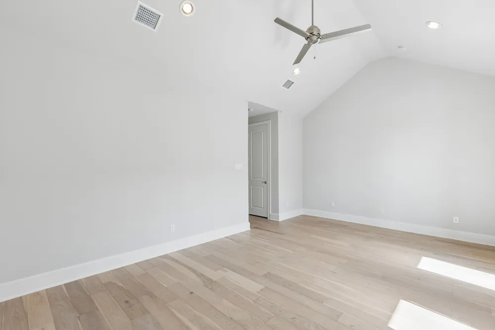 14995 Oak Street Addison, TX 75001