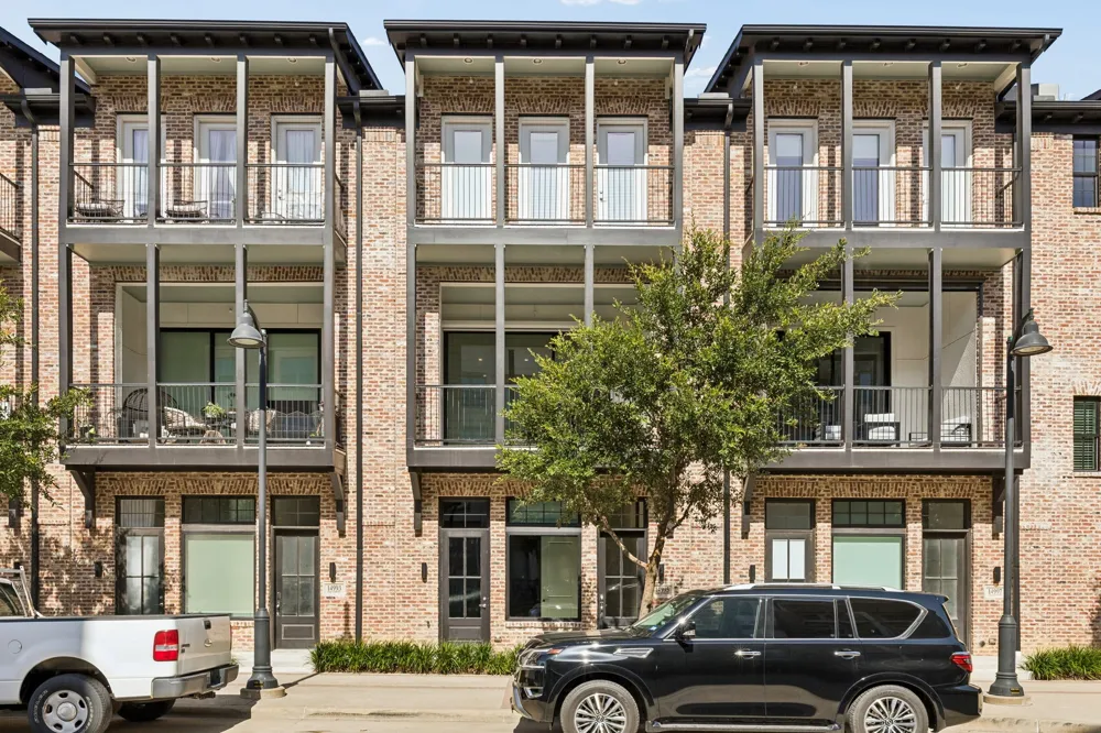14995 Oak Street Addison, TX 75001