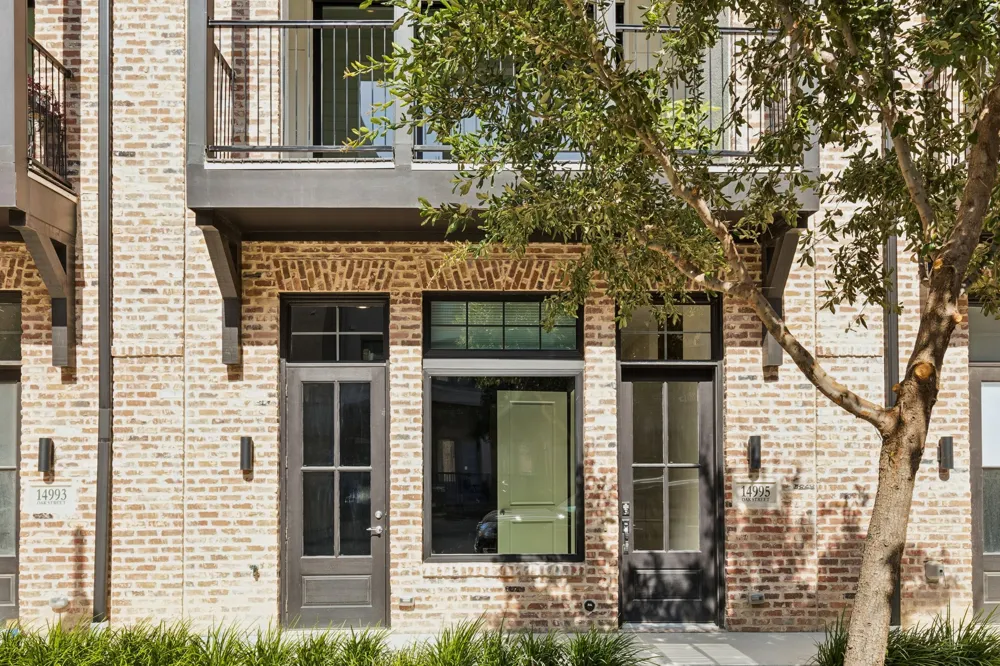 14995 Oak Street Addison, TX 75001