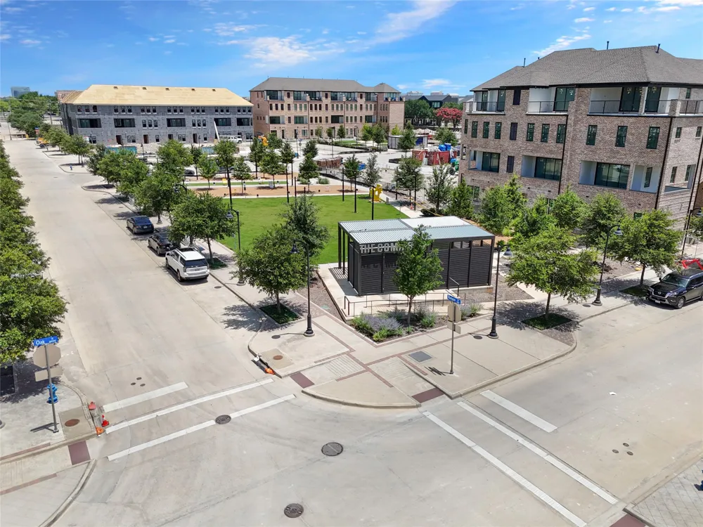 14995 Oak Street Addison, TX 75001