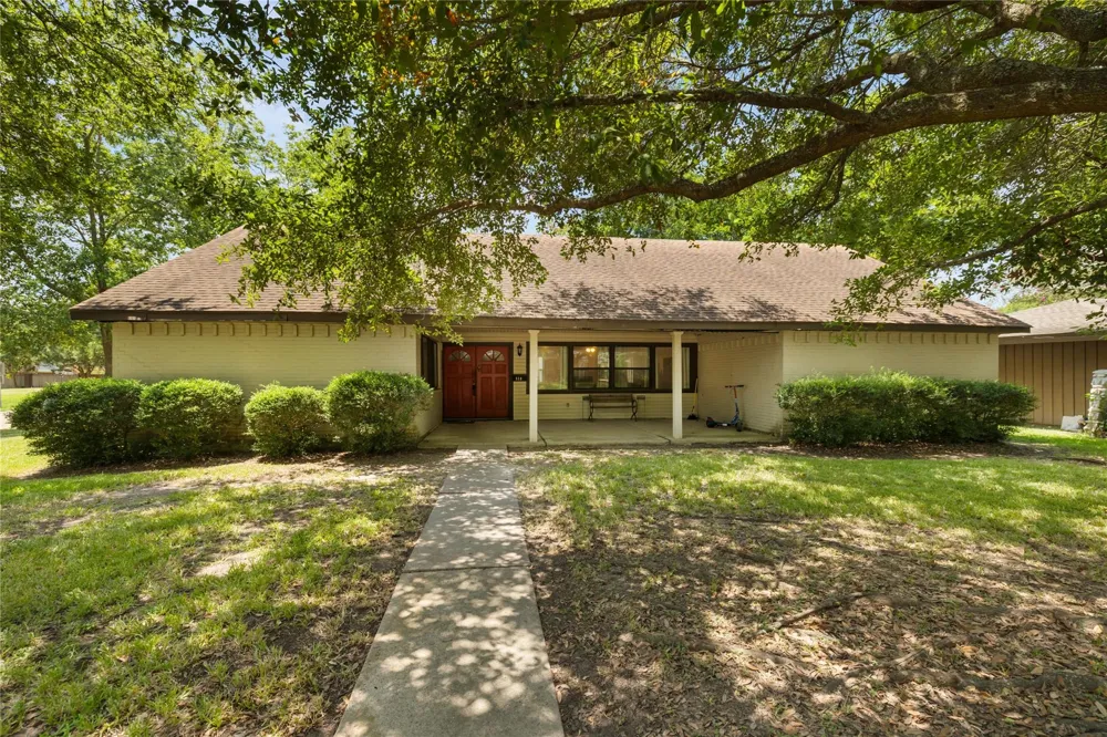 1103 Pecan Circle Seabrook, TX 77586