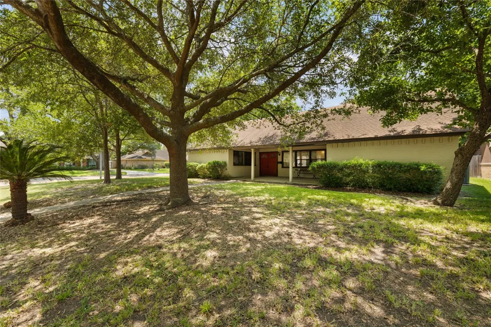 1103 Pecan Circle Seabrook, TX 77586