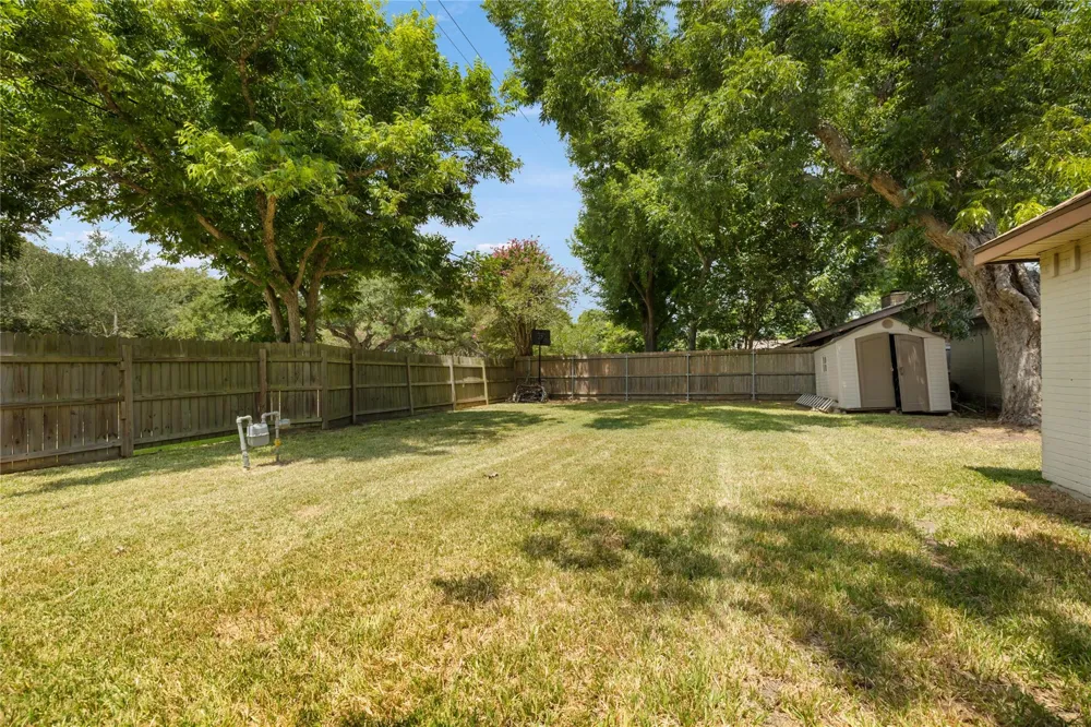 1103 Pecan Circle Seabrook, TX 77586