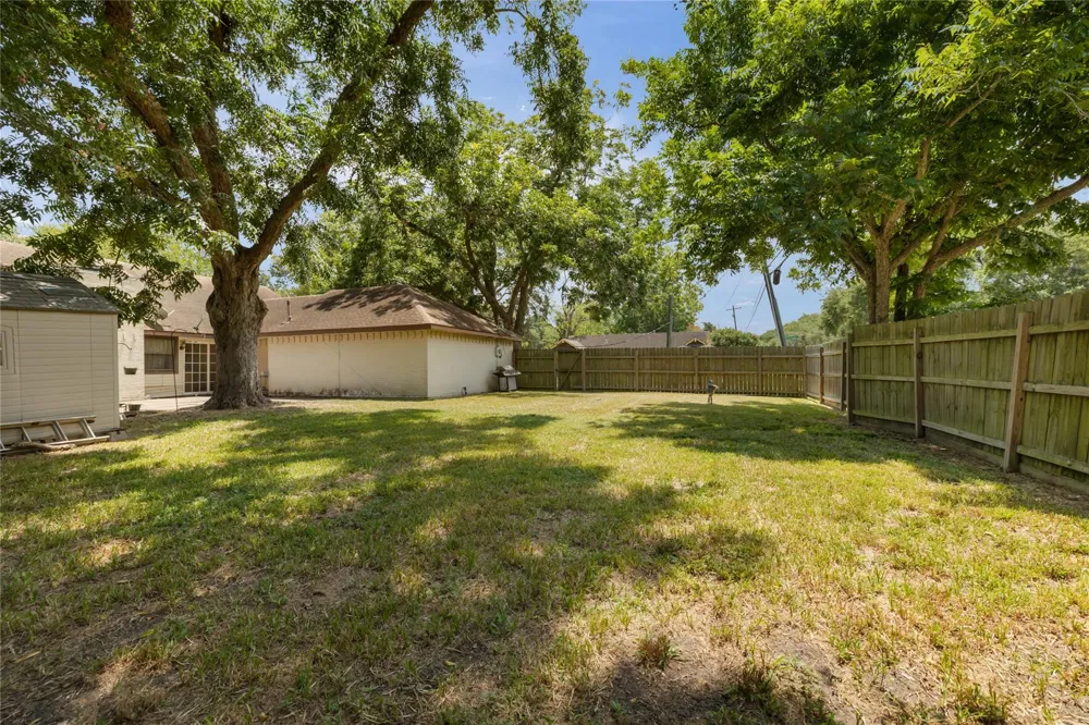 1103 Pecan Circle Seabrook, TX 77586
