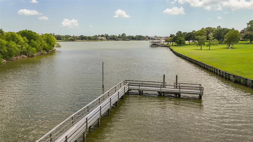 1103 Pecan Circle Seabrook, TX 77586
