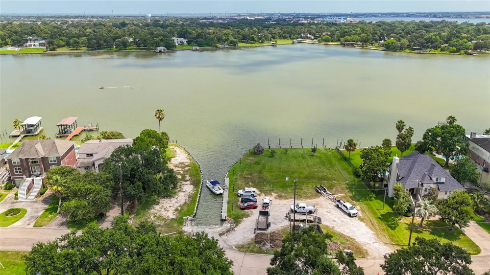 1103 Pecan Circle Seabrook, TX 77586