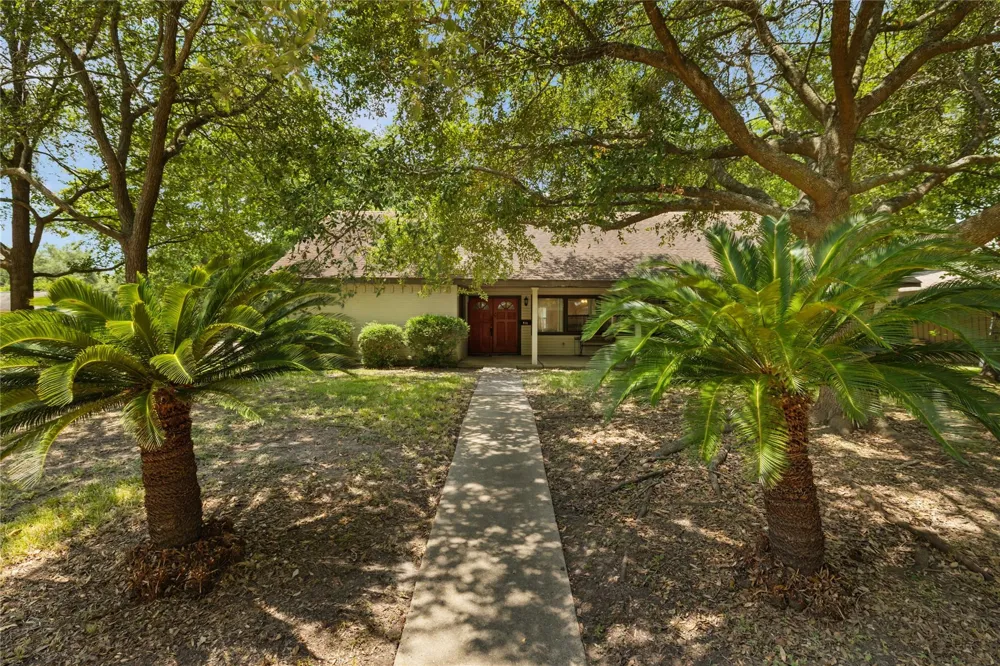 1103 Pecan Circle Seabrook, TX 77586