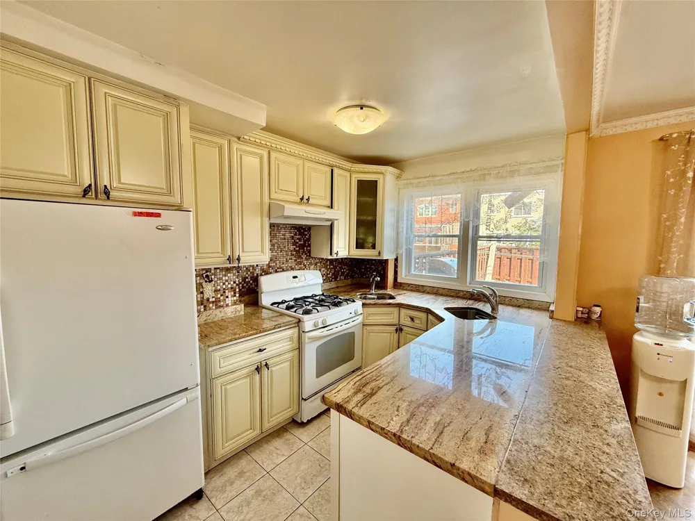 15043 77th Road Flushing, NY 11367