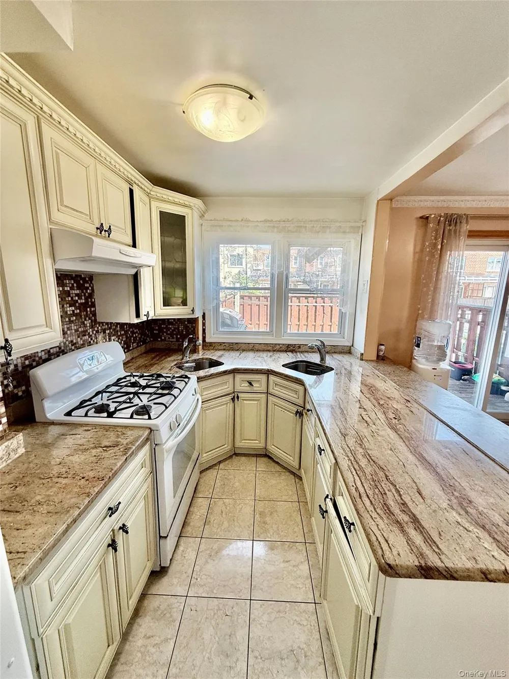 15043 77th Road Flushing, NY 11367