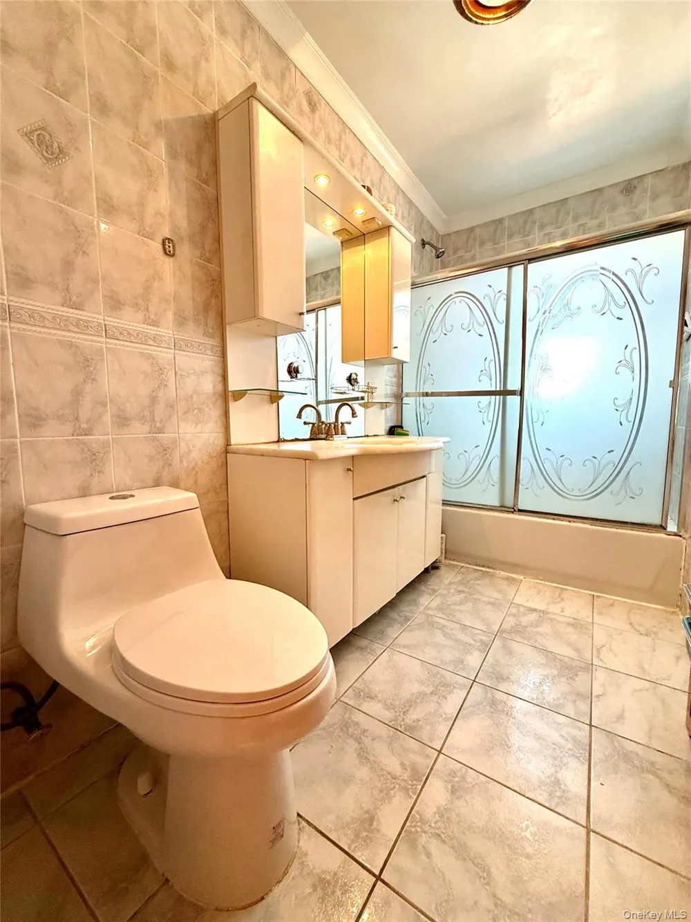 15043 77th Road Flushing, NY 11367
