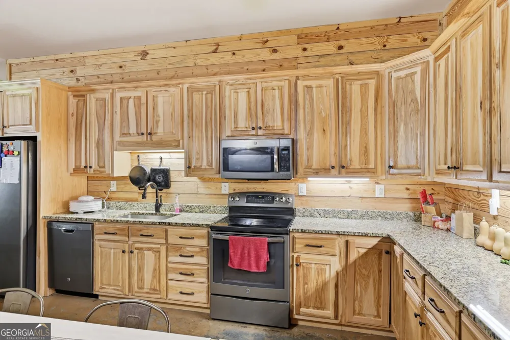 2170 Fork Creek RD Bowman, GA 30624