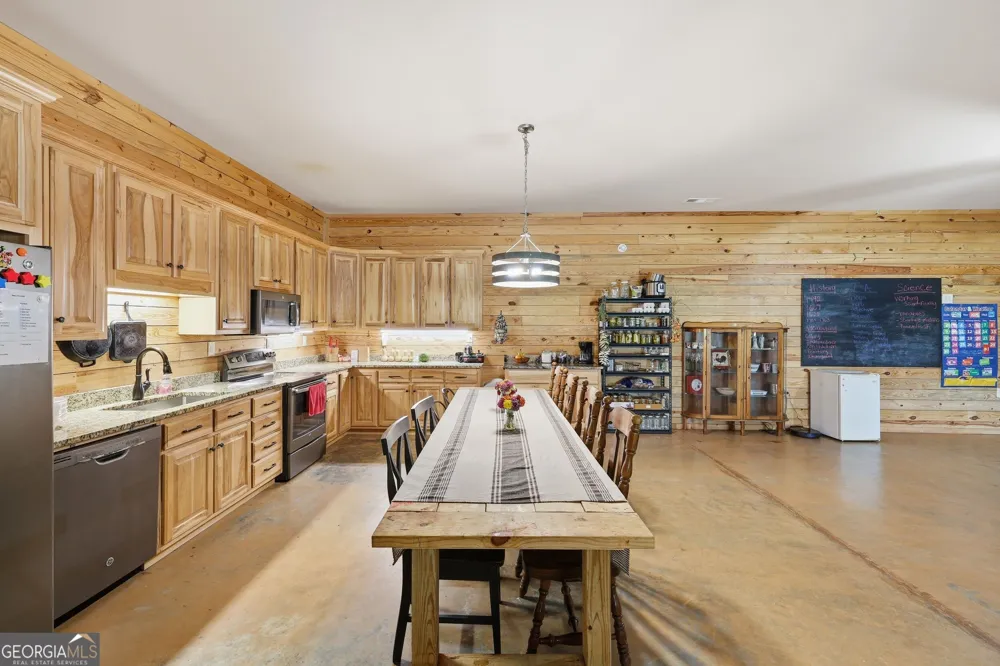 2170 Fork Creek RD Bowman, GA 30624