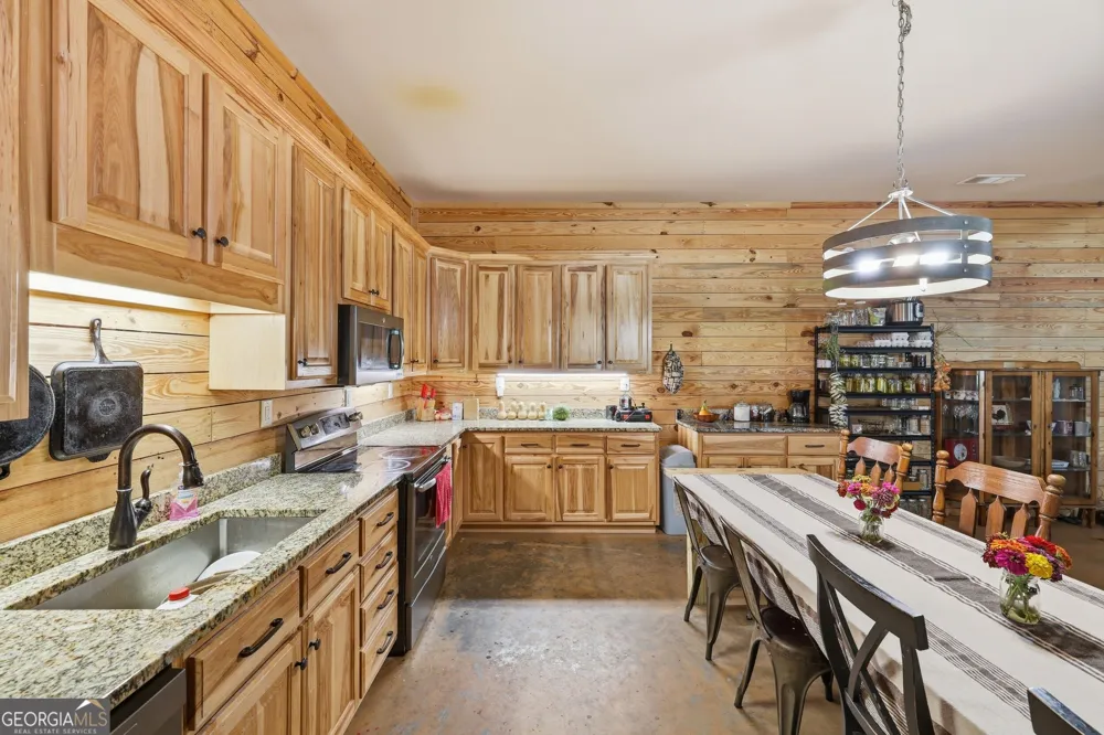 2170 Fork Creek RD Bowman, GA 30624