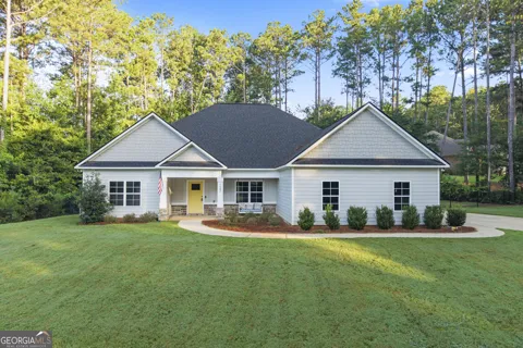 122 Lee Road 2121