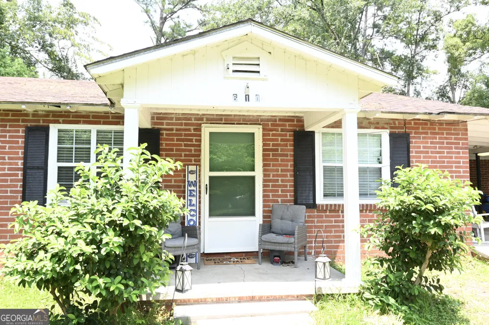 610 Poplar ST Waycross, GA 31501