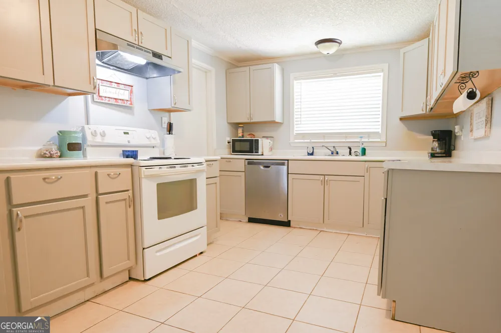 610 Poplar ST Waycross, GA 31501