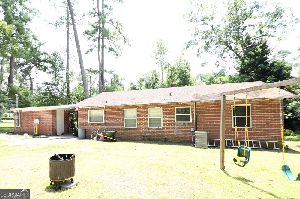 610 Poplar ST Waycross, GA 31501